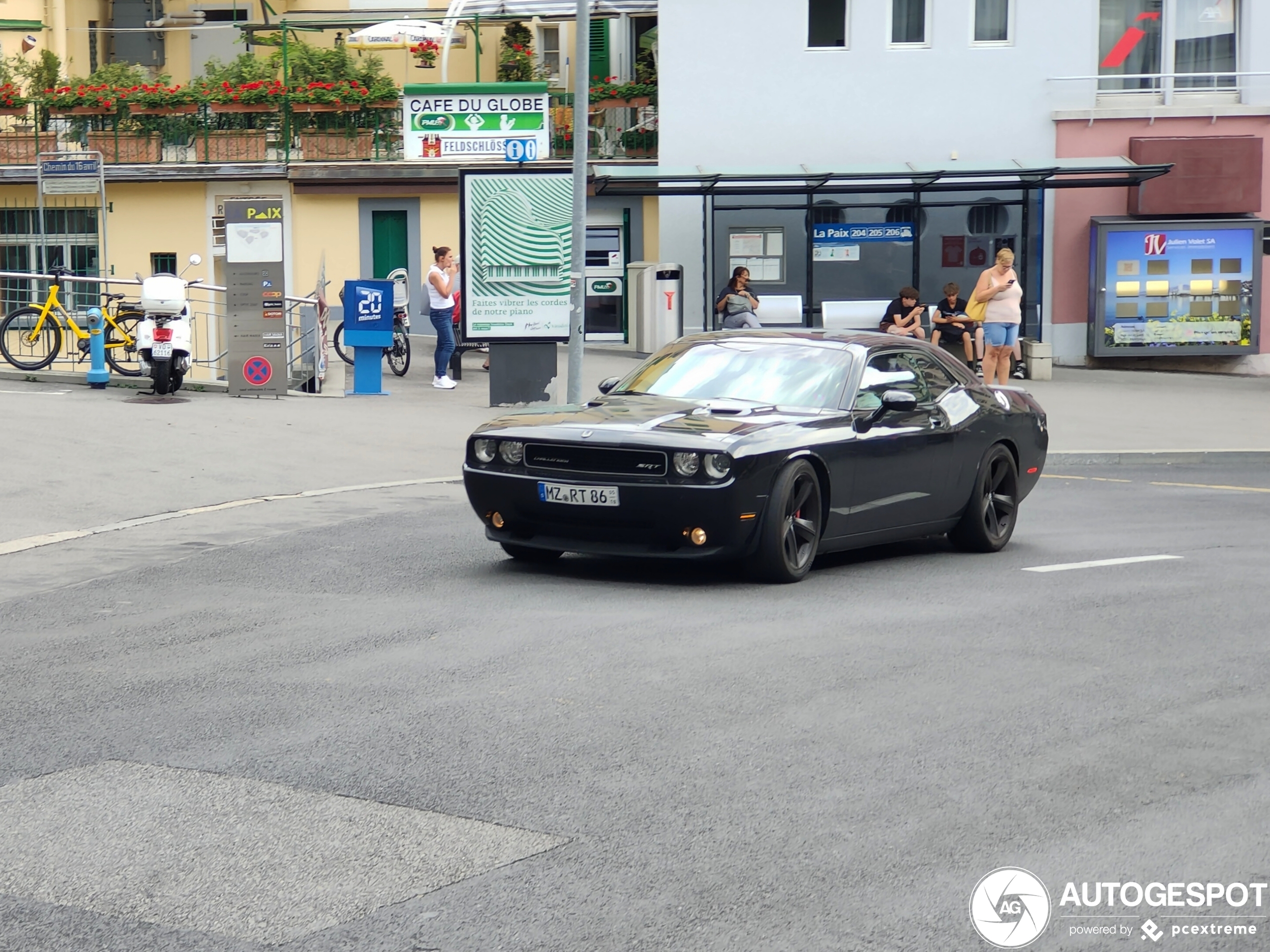 Dodge Challenger SRT-8