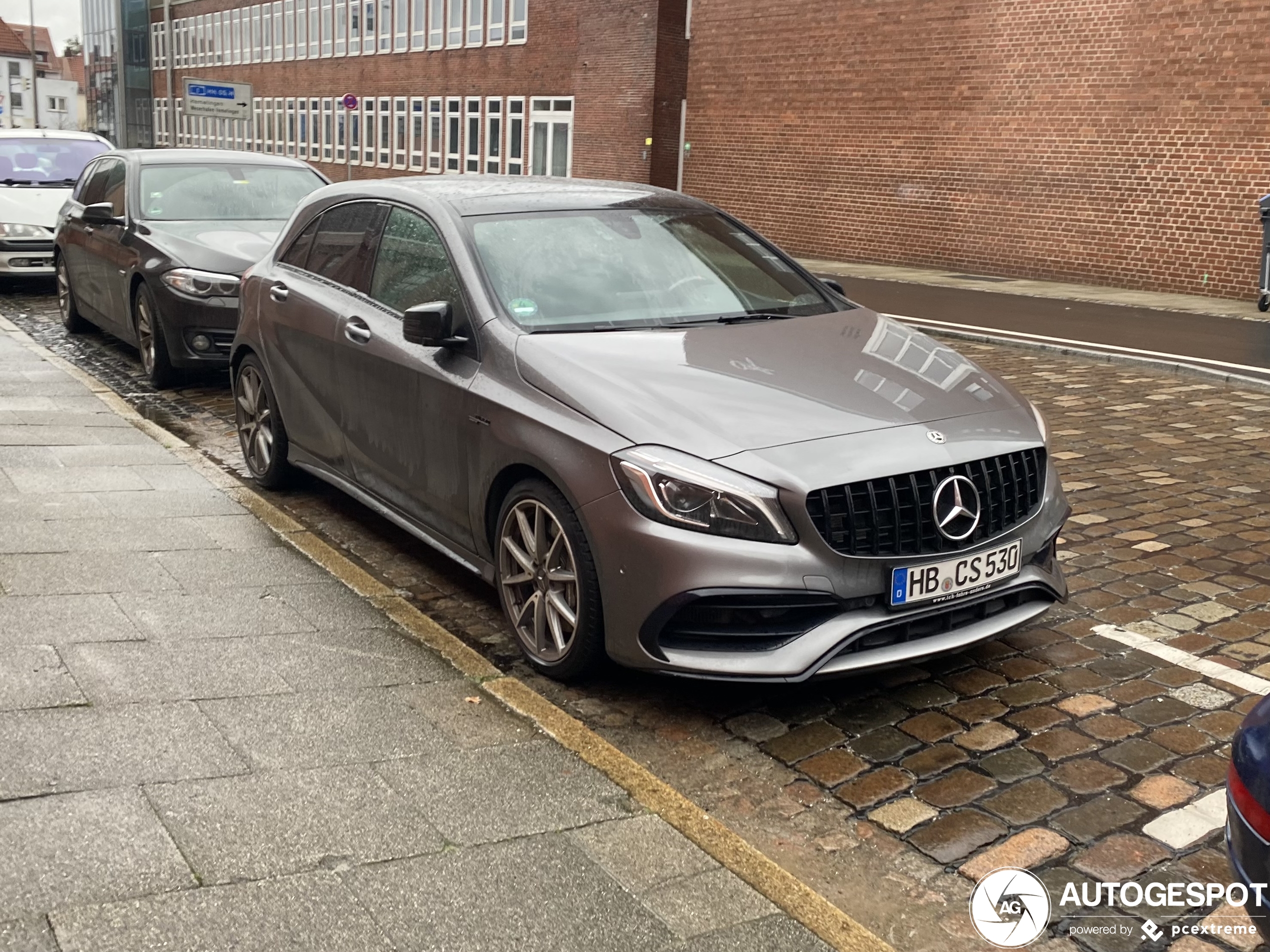 Mercedes-AMG A 45 W176 2015