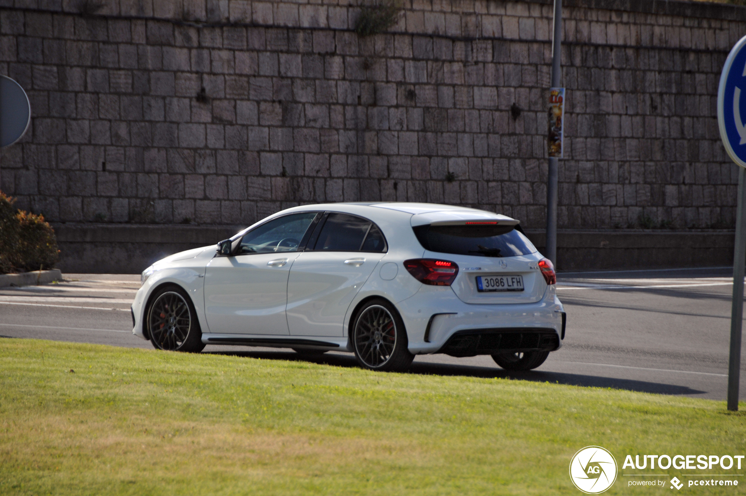 Mercedes-AMG A 45 W176 2015