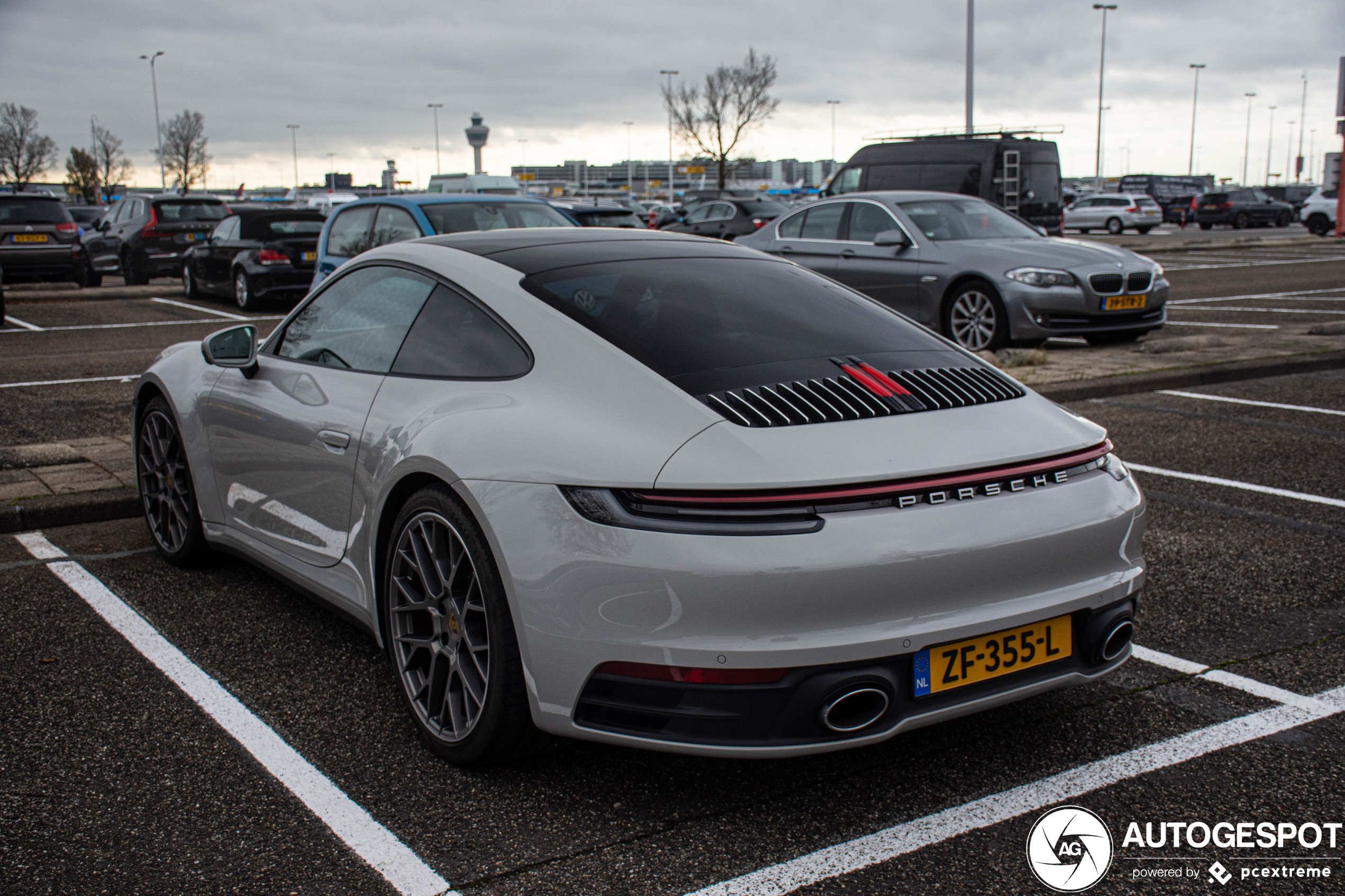 Porsche 992 Carrera 4S