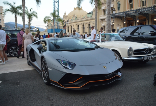 Lamborghini Aventador LP780-4 Ultimae Roadster