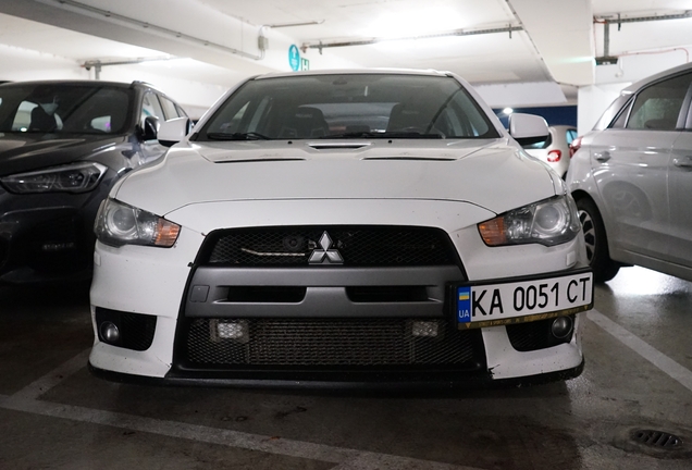 Mitsubishi Lancer Evolution X FQ-300