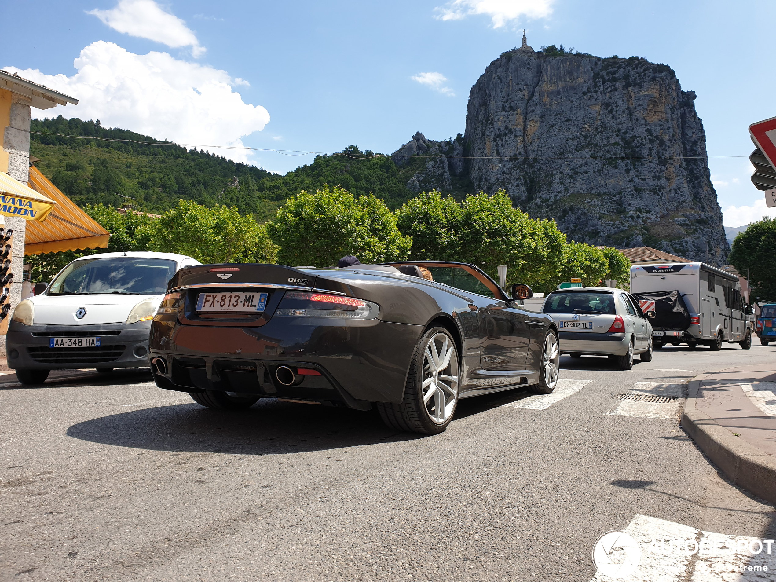 Aston Martin DBS Volante