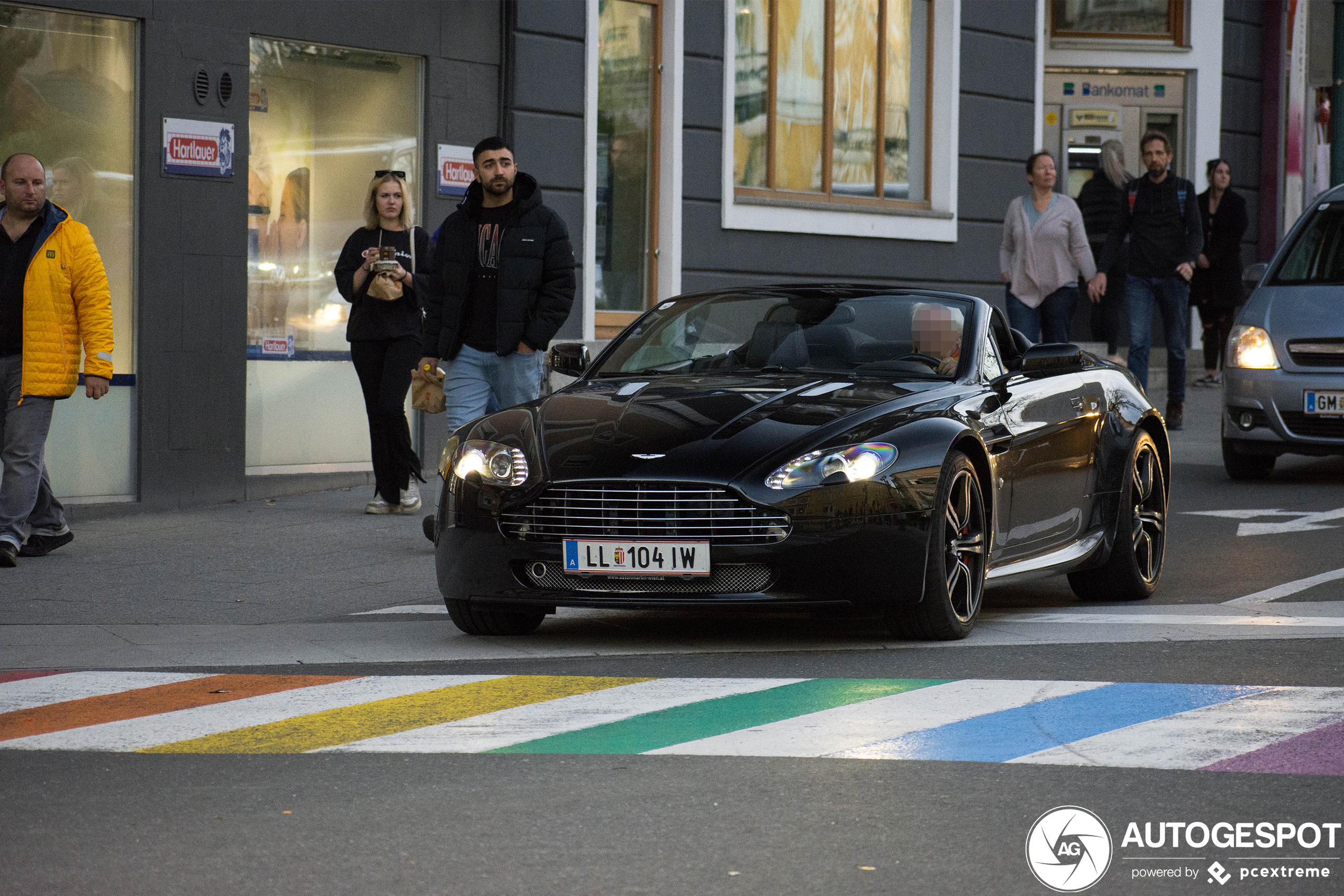 Aston Martin V8 Vantage Roadster