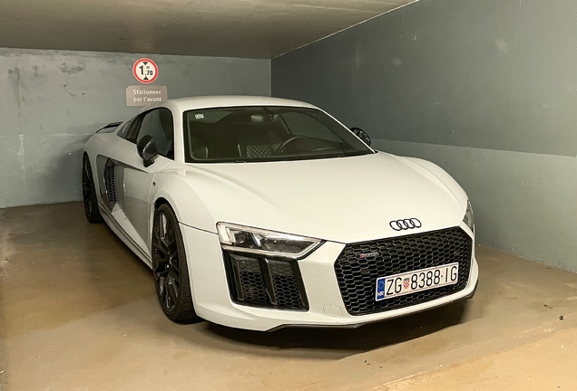 Audi R8 V10 Plus 2015