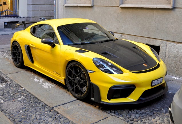 Porsche 718 Cayman GT4 RS Weissach Package