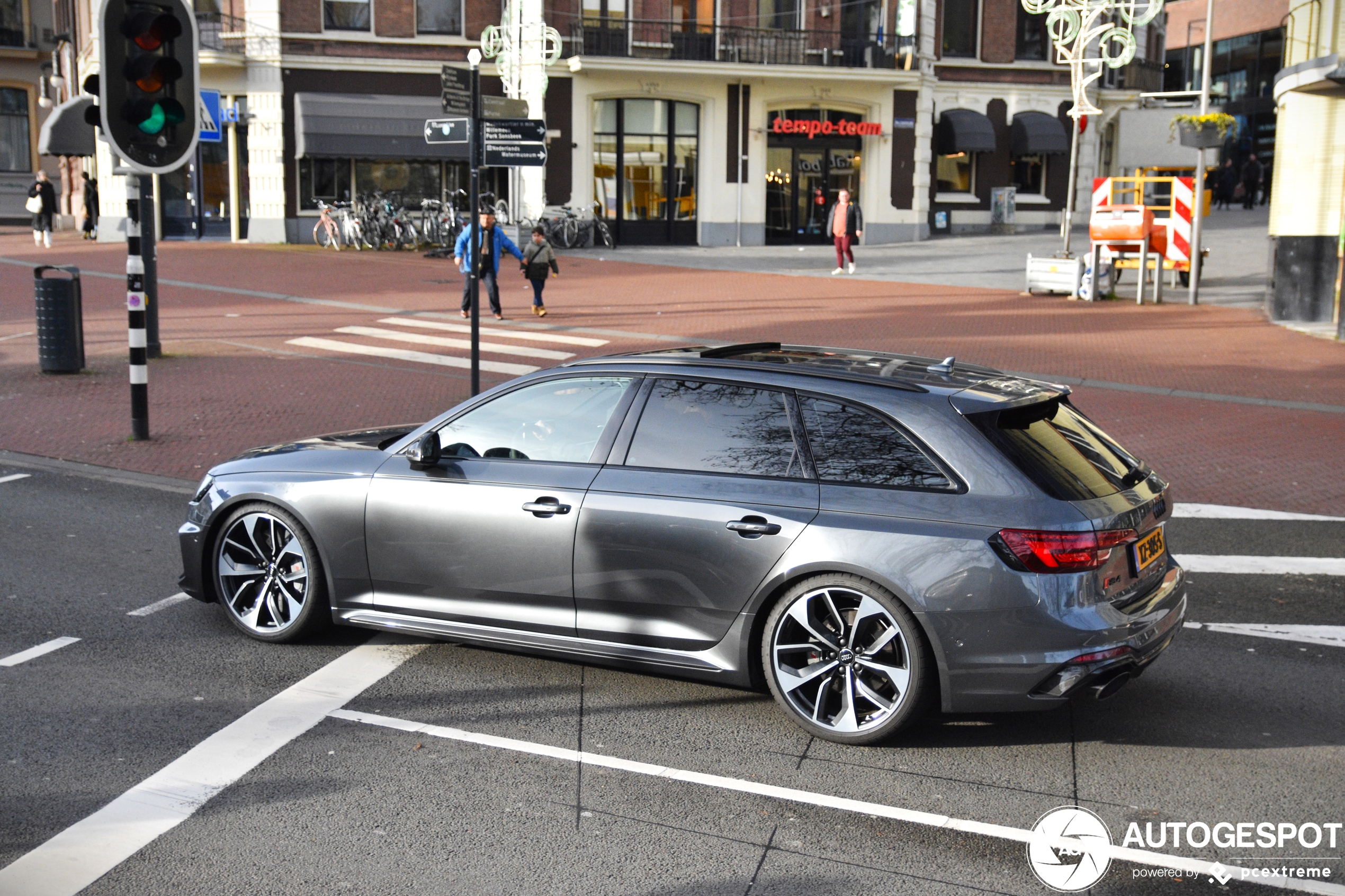 Audi RS4 Avant B9