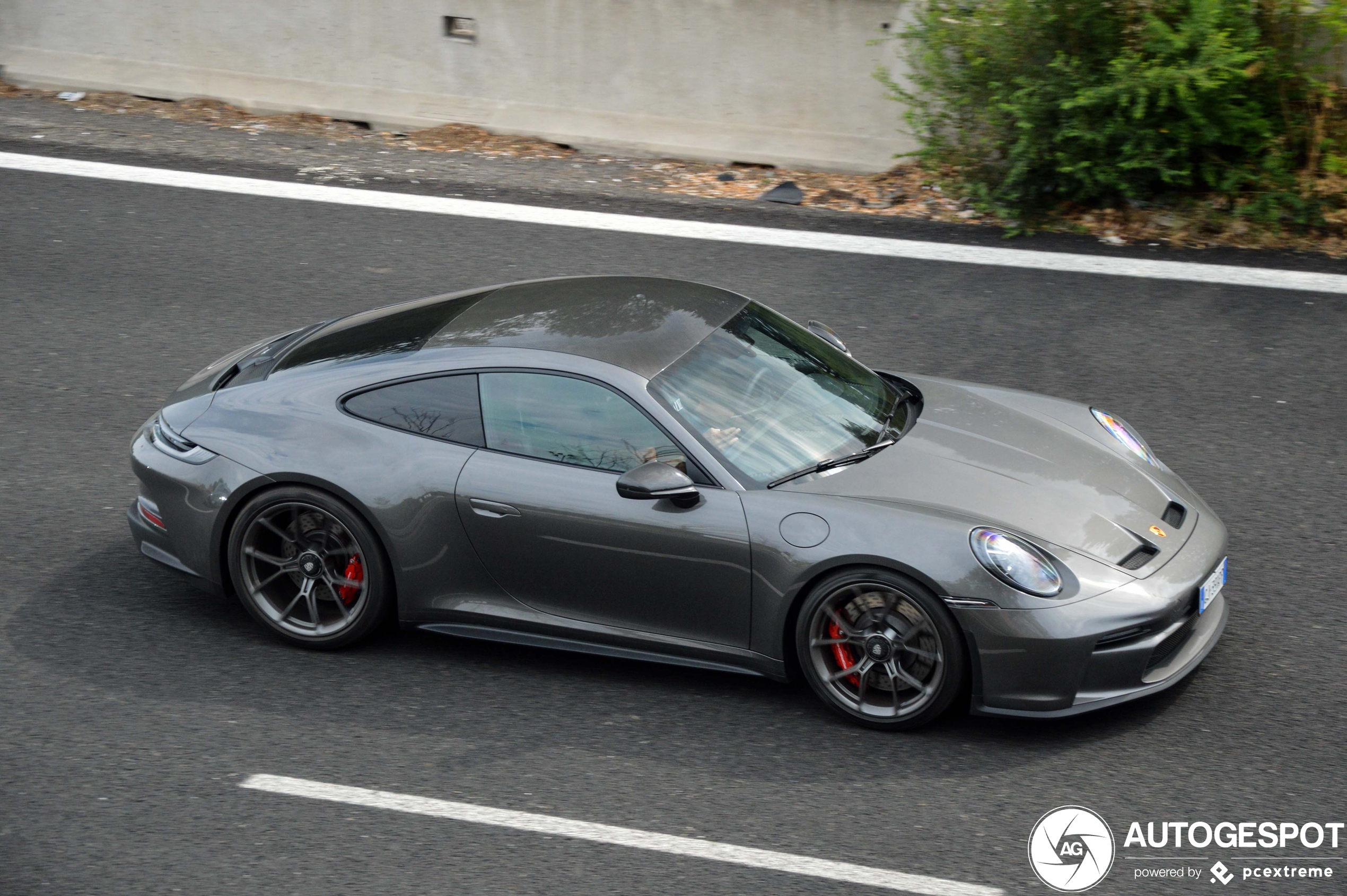 Porsche 992 GT3 Touring