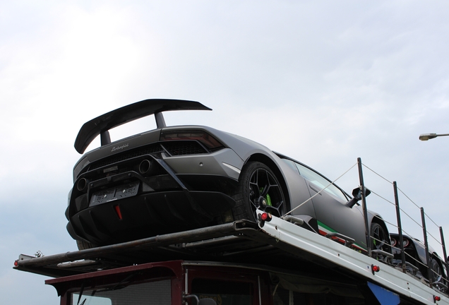 Lamborghini Huracán LP640-4 Performante