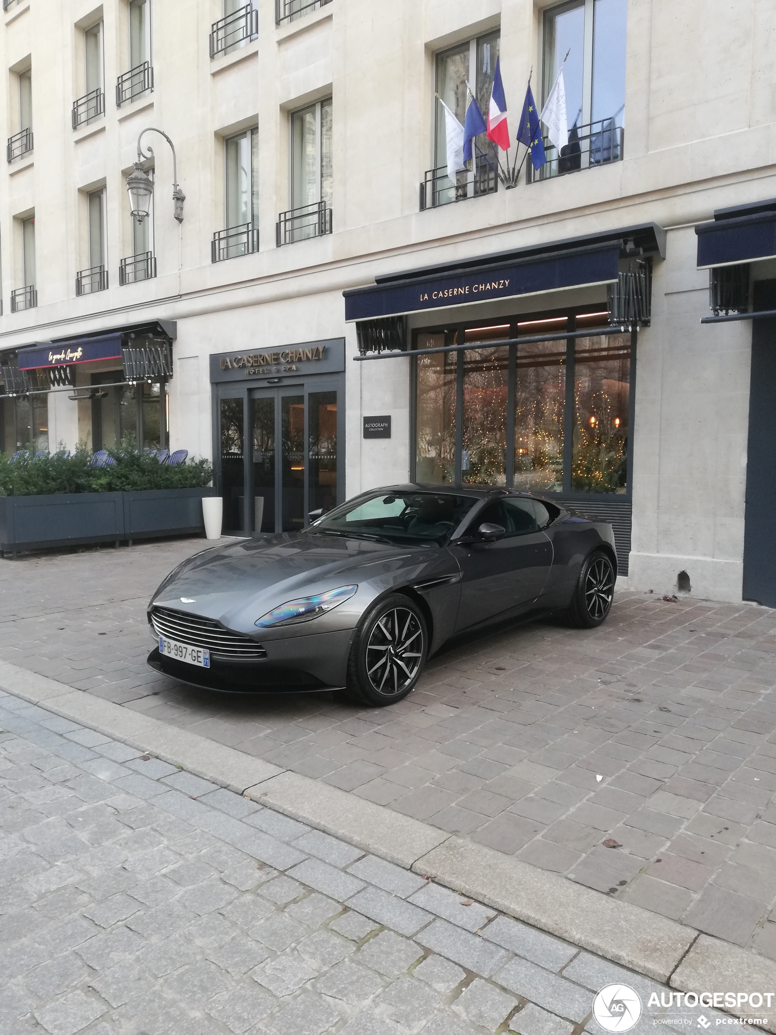 Aston Martin DB11 V8