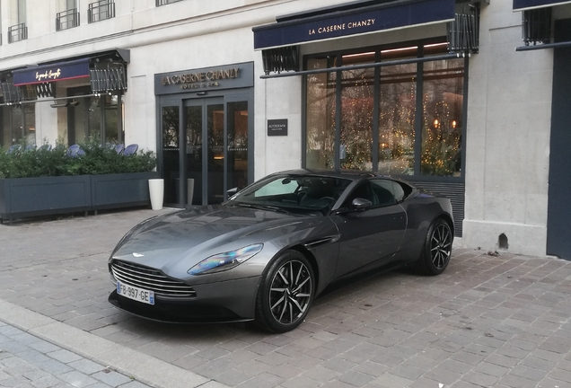 Aston Martin DB11 V8