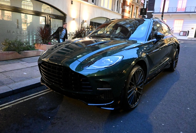 Aston Martin DBX707