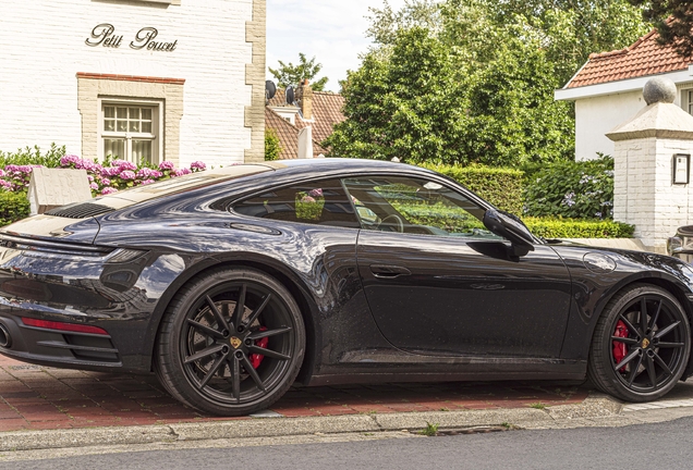 Porsche 992 Carrera 4S