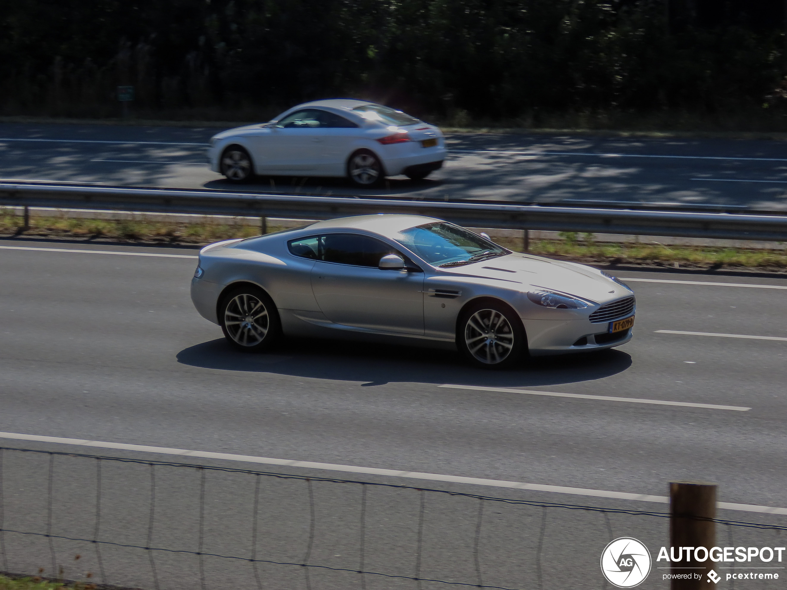 Aston Martin DB9 2010