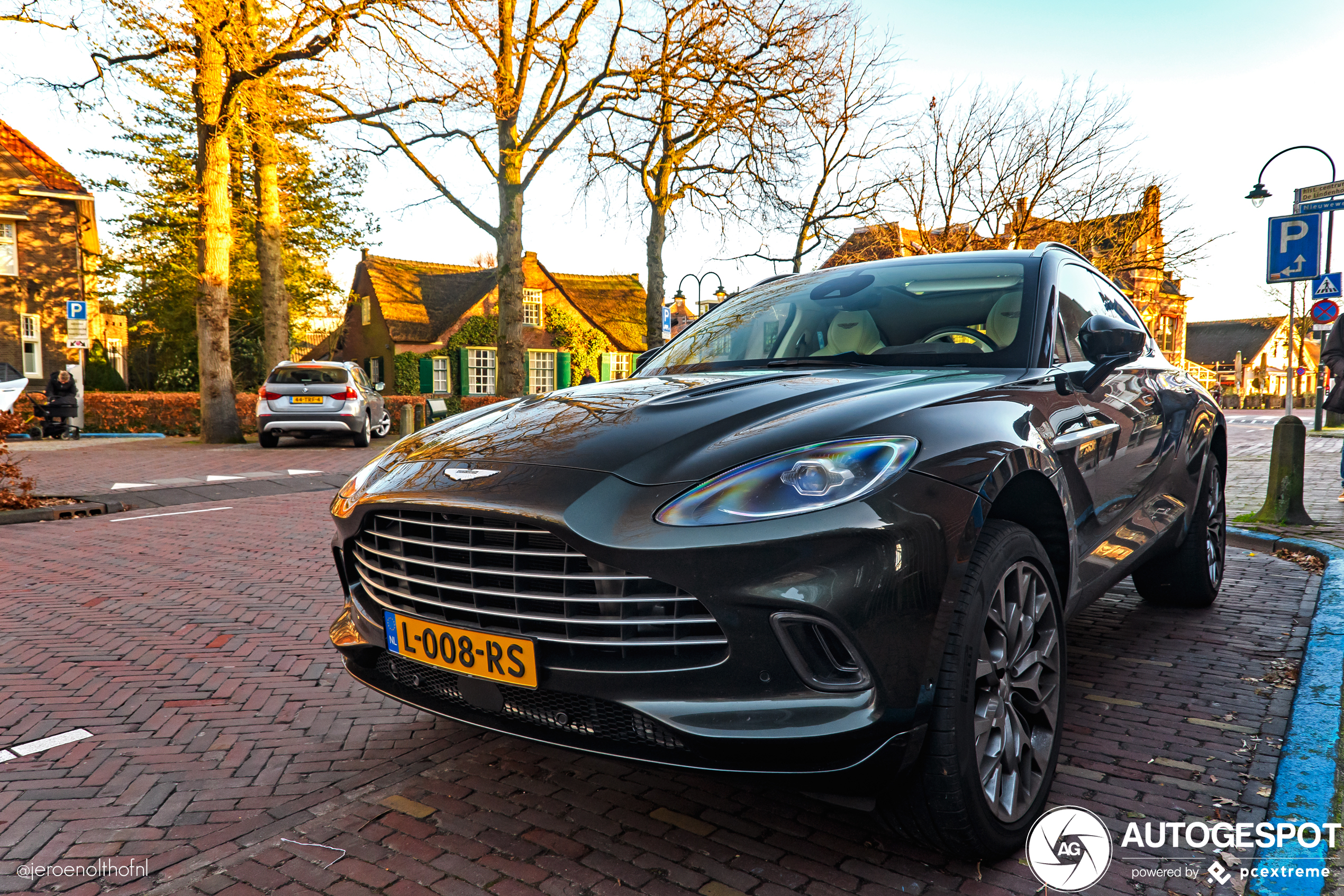 Aston Martin DBX