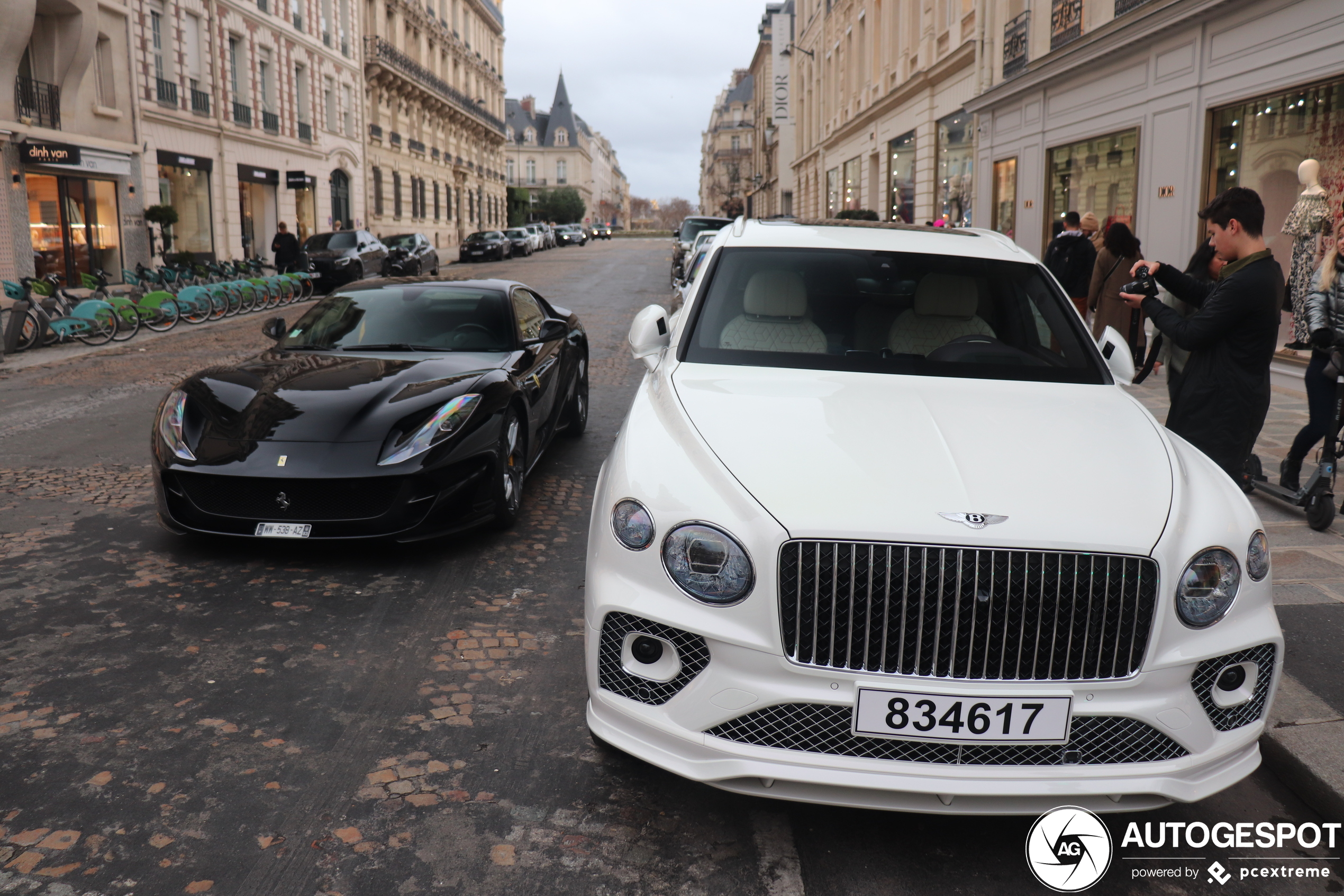 Bentley Bentayga Azure EWB Qatar Edition