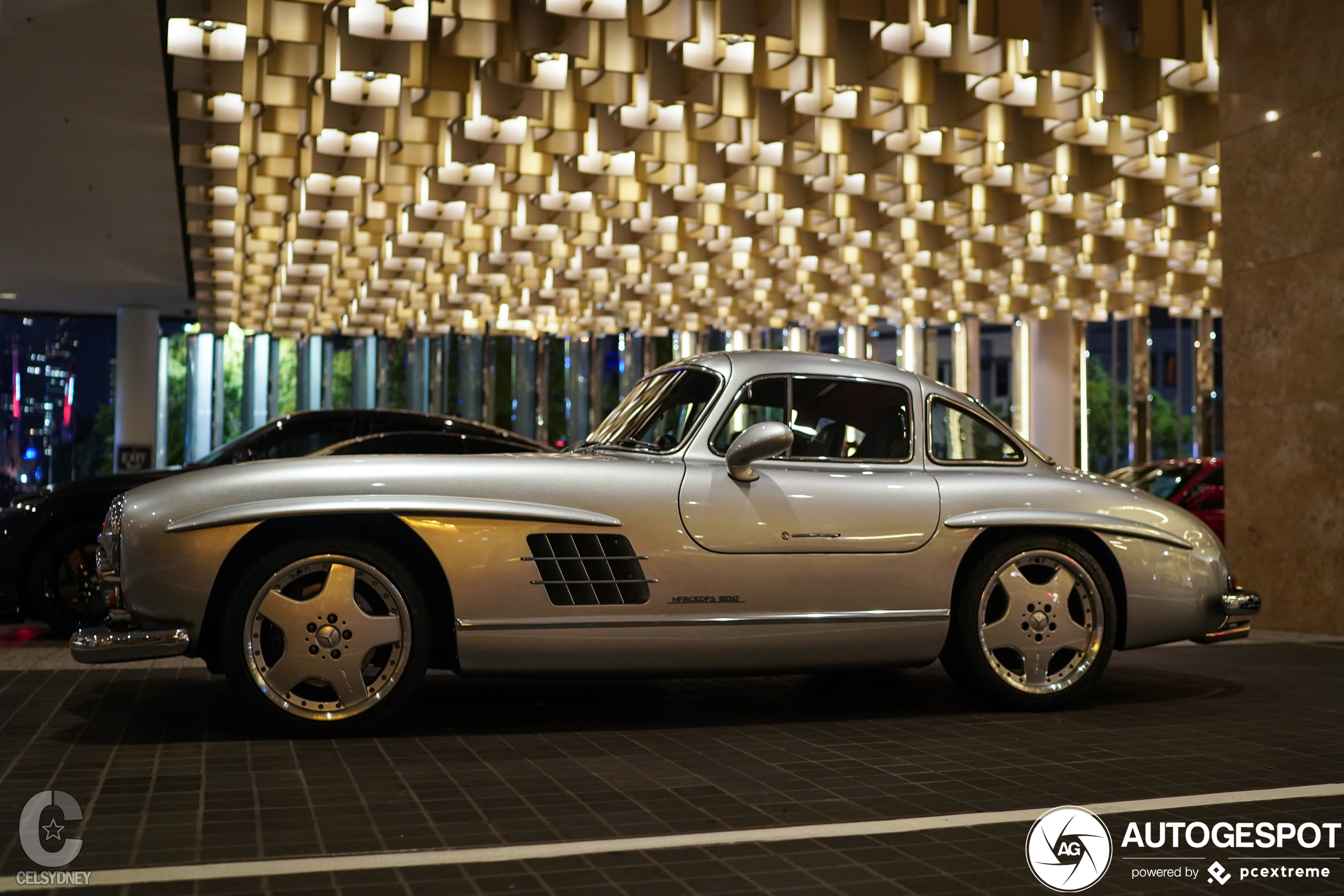 Mercedes 300SL met AMG V8 is magie