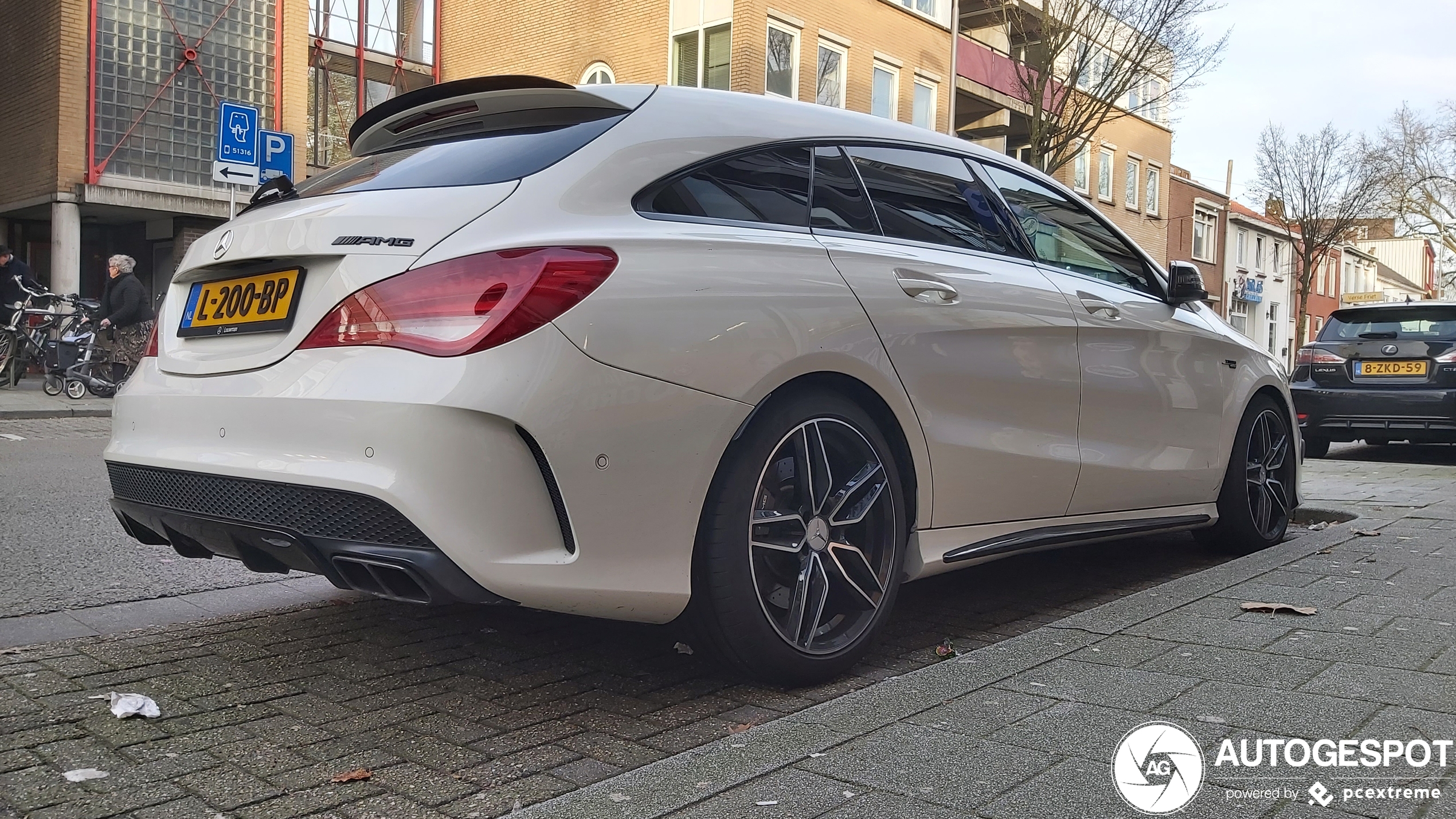 Mercedes-Benz CLA 45 AMG Shooting Brake