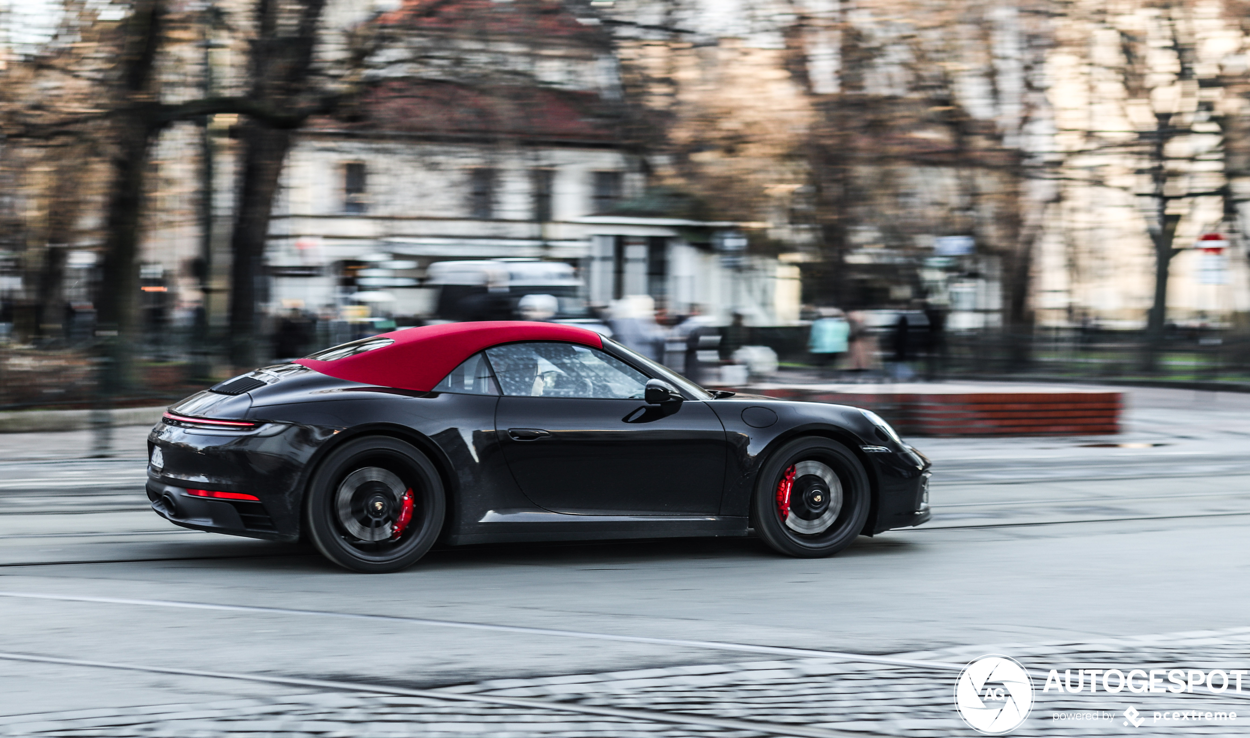 Porsche 992 Carrera 4 GTS Cabriolet