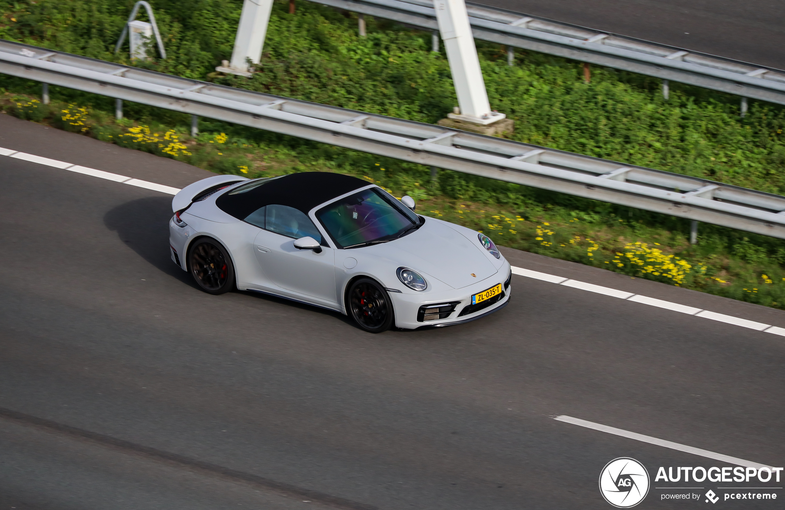 Porsche 992 Carrera 4S Cabriolet