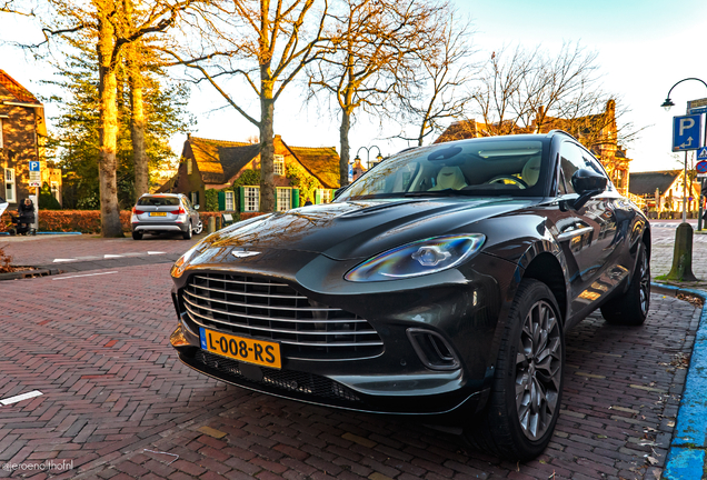 Aston Martin DBX