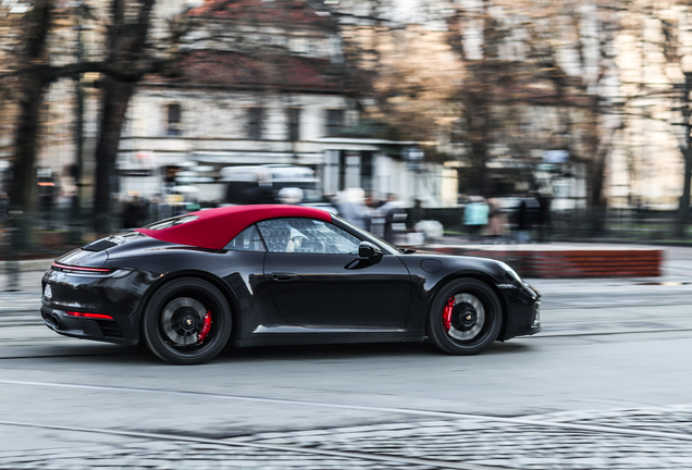 Porsche 992 Carrera 4 GTS Cabriolet