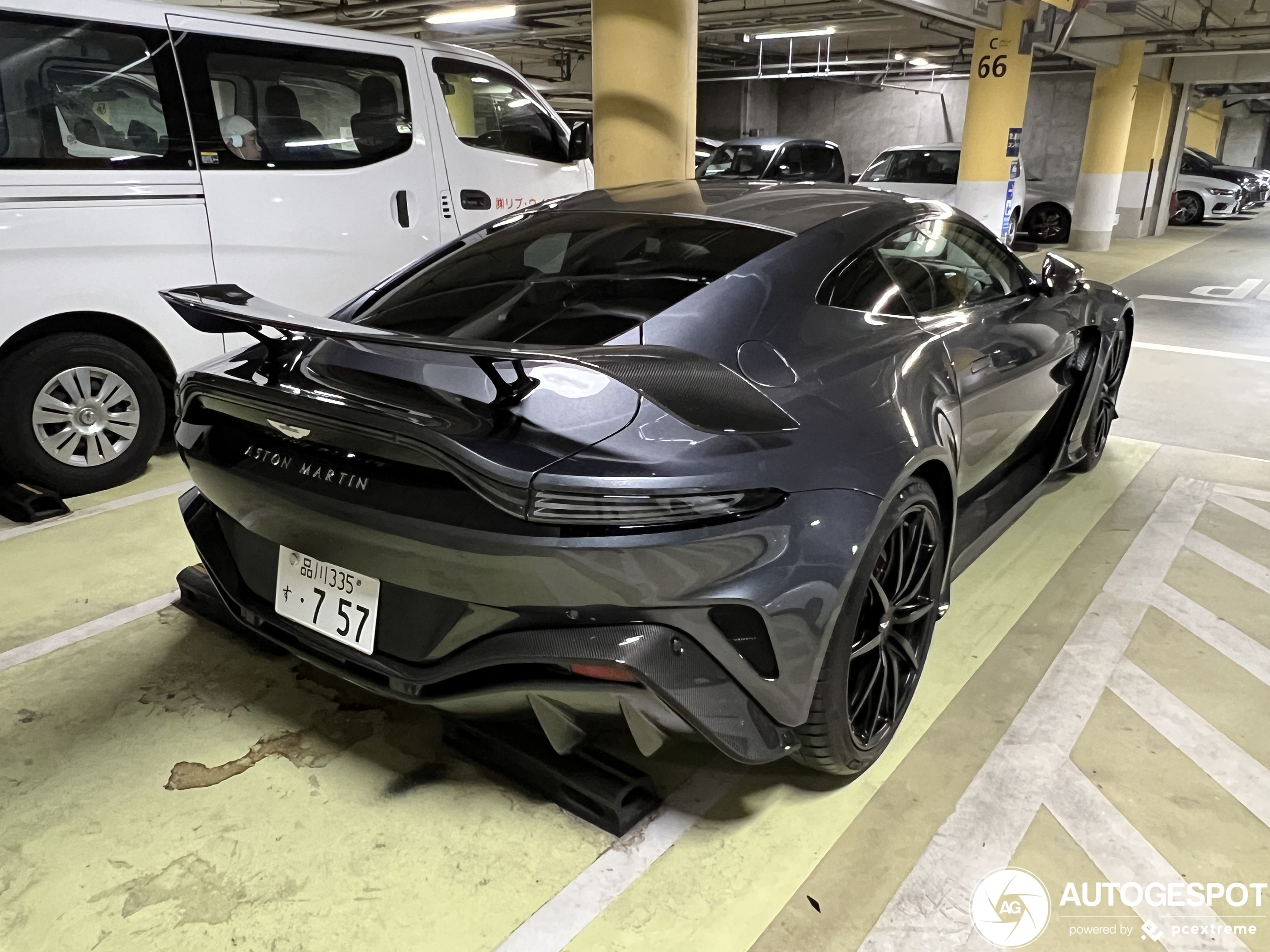 Spots uit Japan blijven komen: Aston Martin V12 Vantage