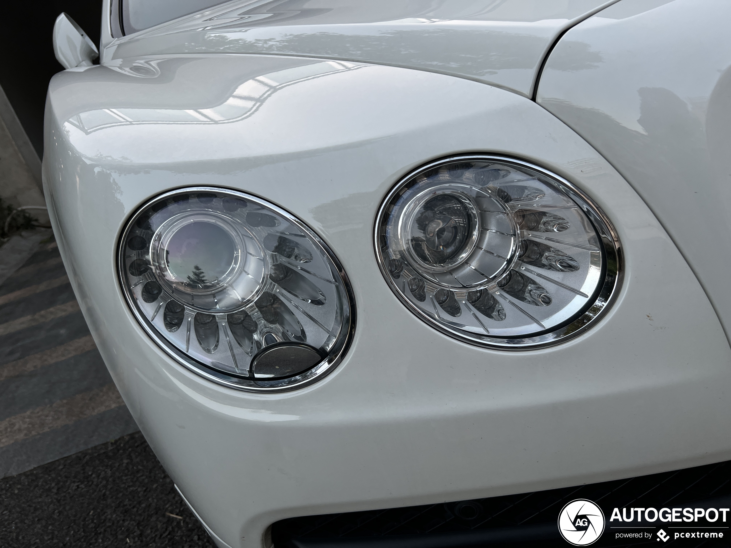 Bentley Flying Spur V8