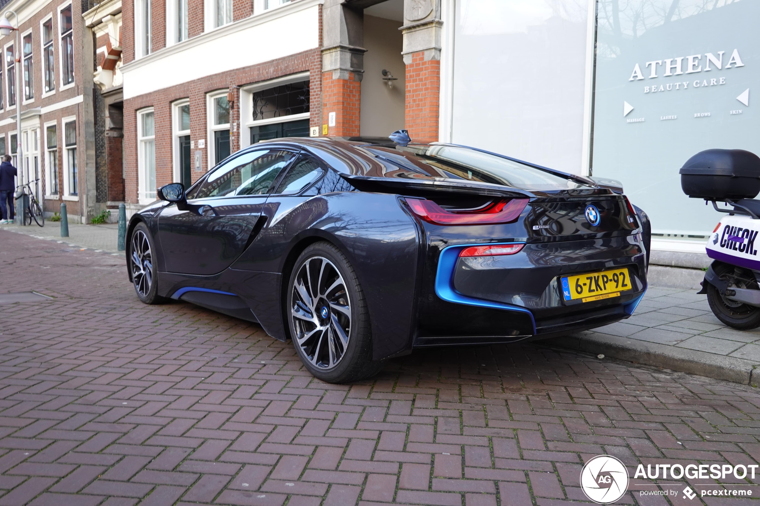 BMW i8