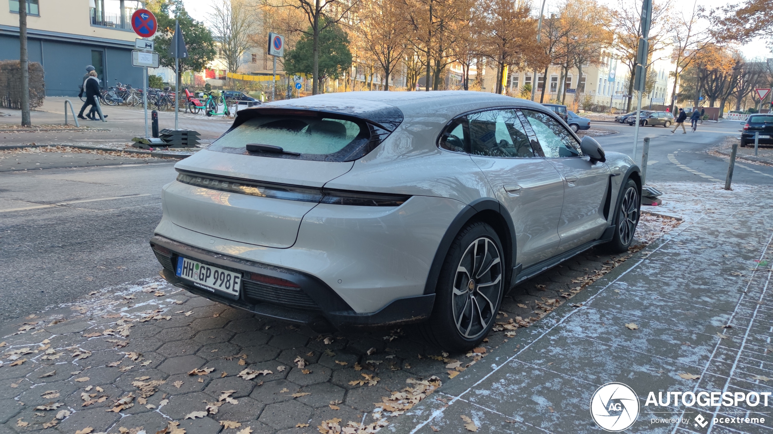 Porsche Taycan Turbo Cross Turismo