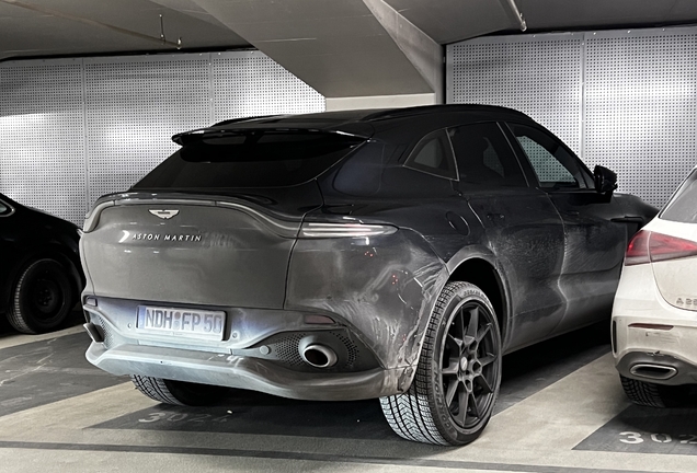 Aston Martin DBX