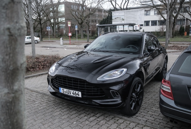 Aston Martin DBX