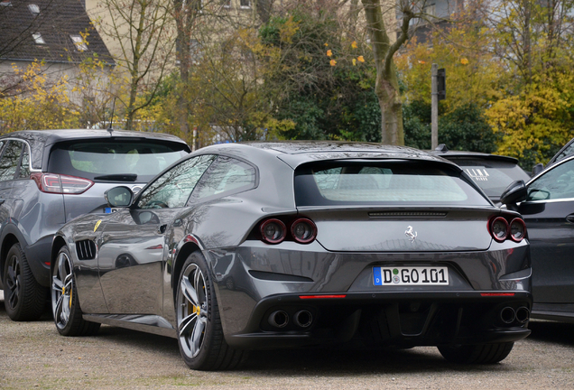 Ferrari GTC4Lusso