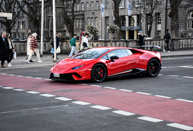 Lamborghini Huracán LP640-4 Performante