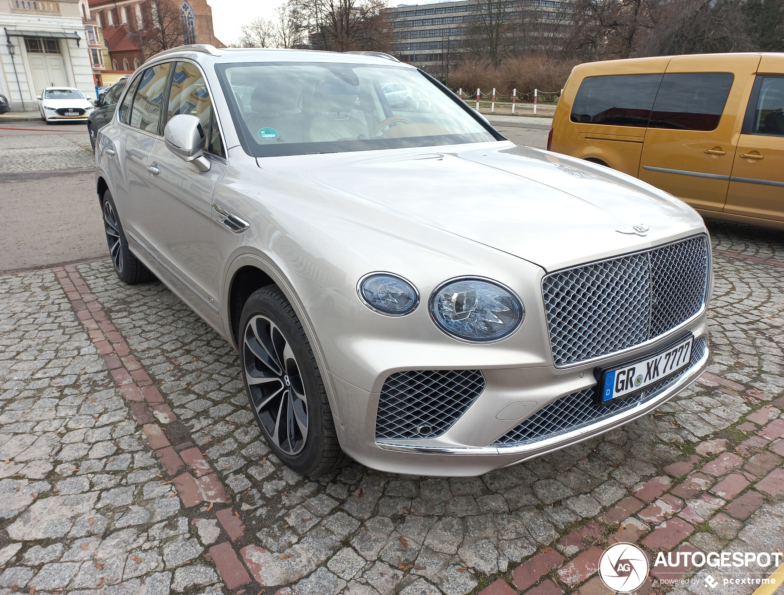 Bentley Bentayga V8 2021