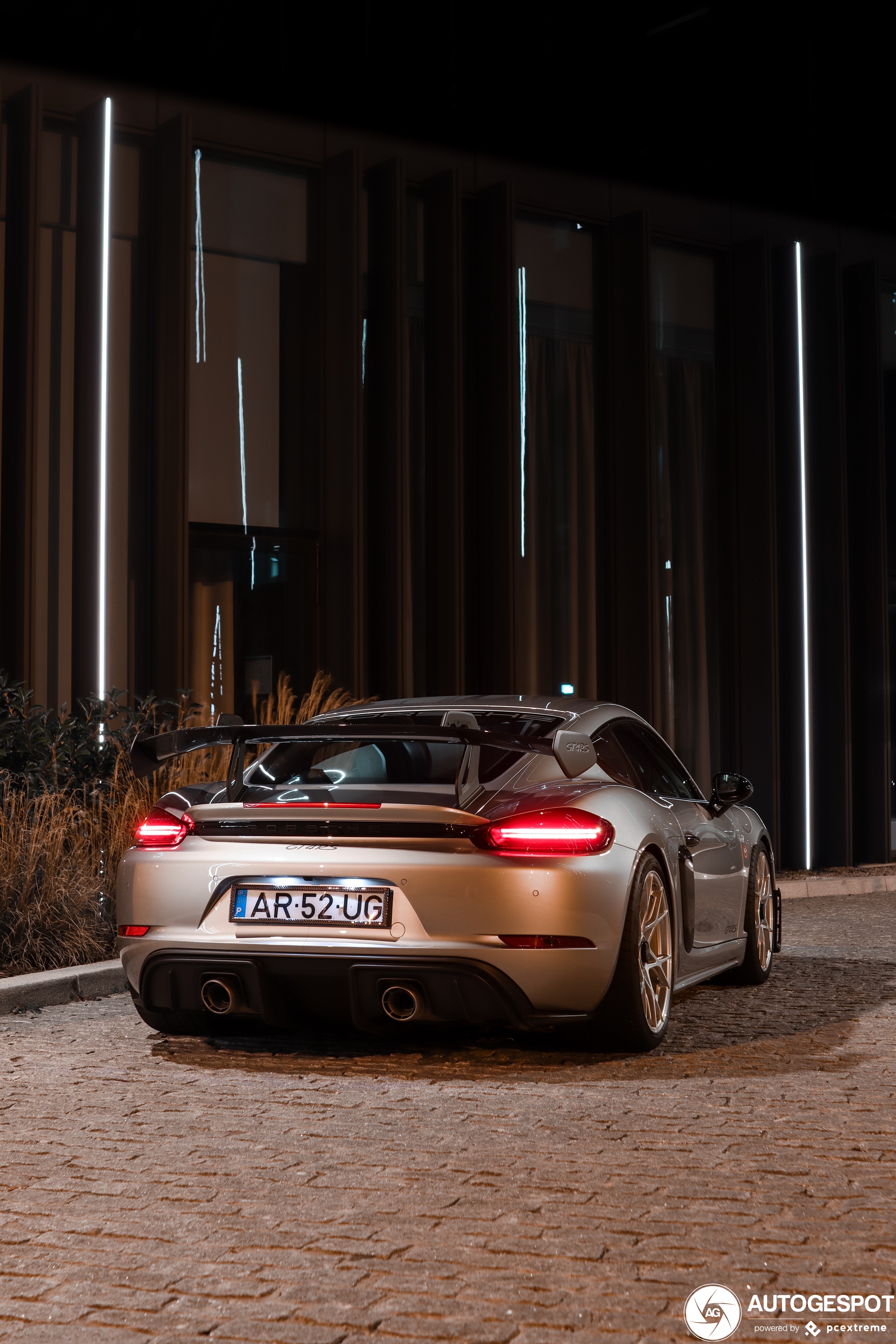 Lekkere set foto's van Porsche Cayman GT4 RS uit Porto