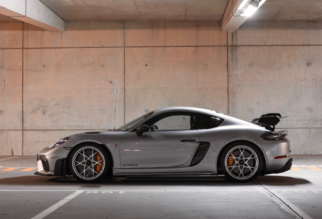 Porsche 718 Cayman GT4 RS Weissach Package