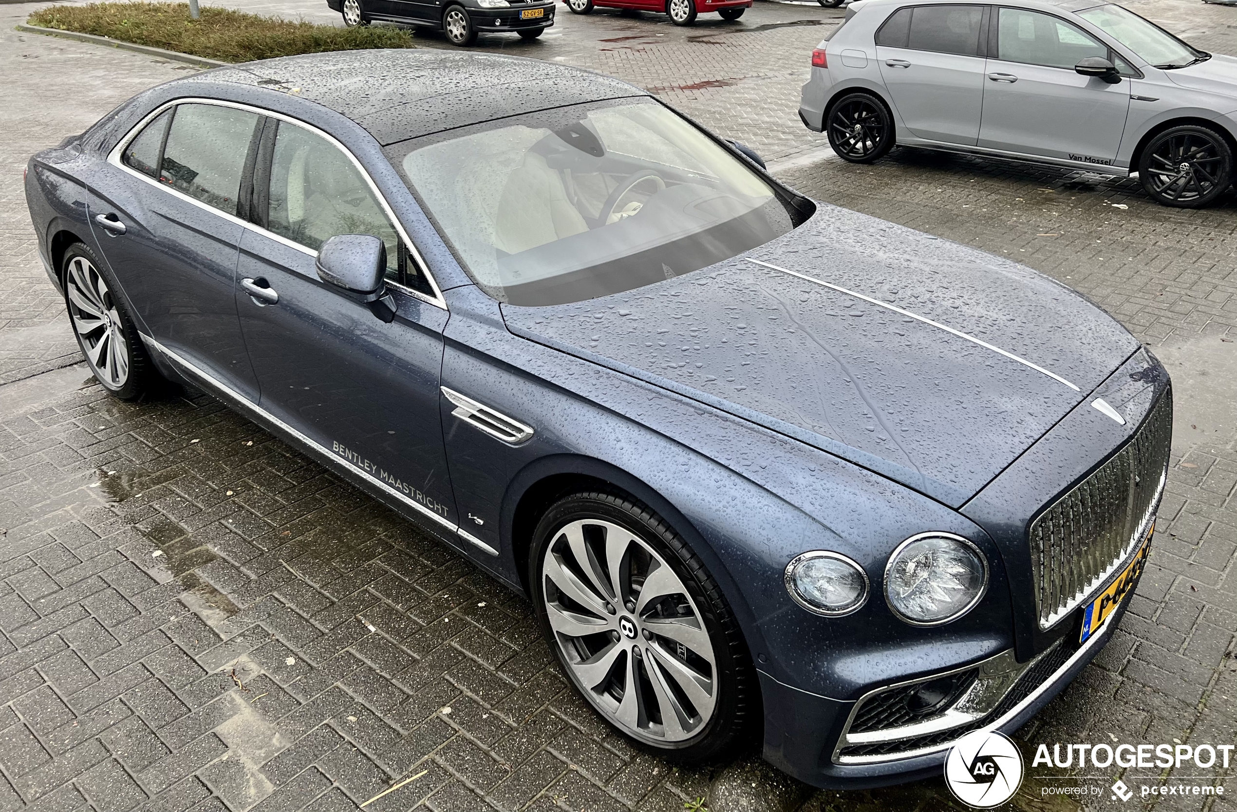 Bentley Flying Spur V8 2021