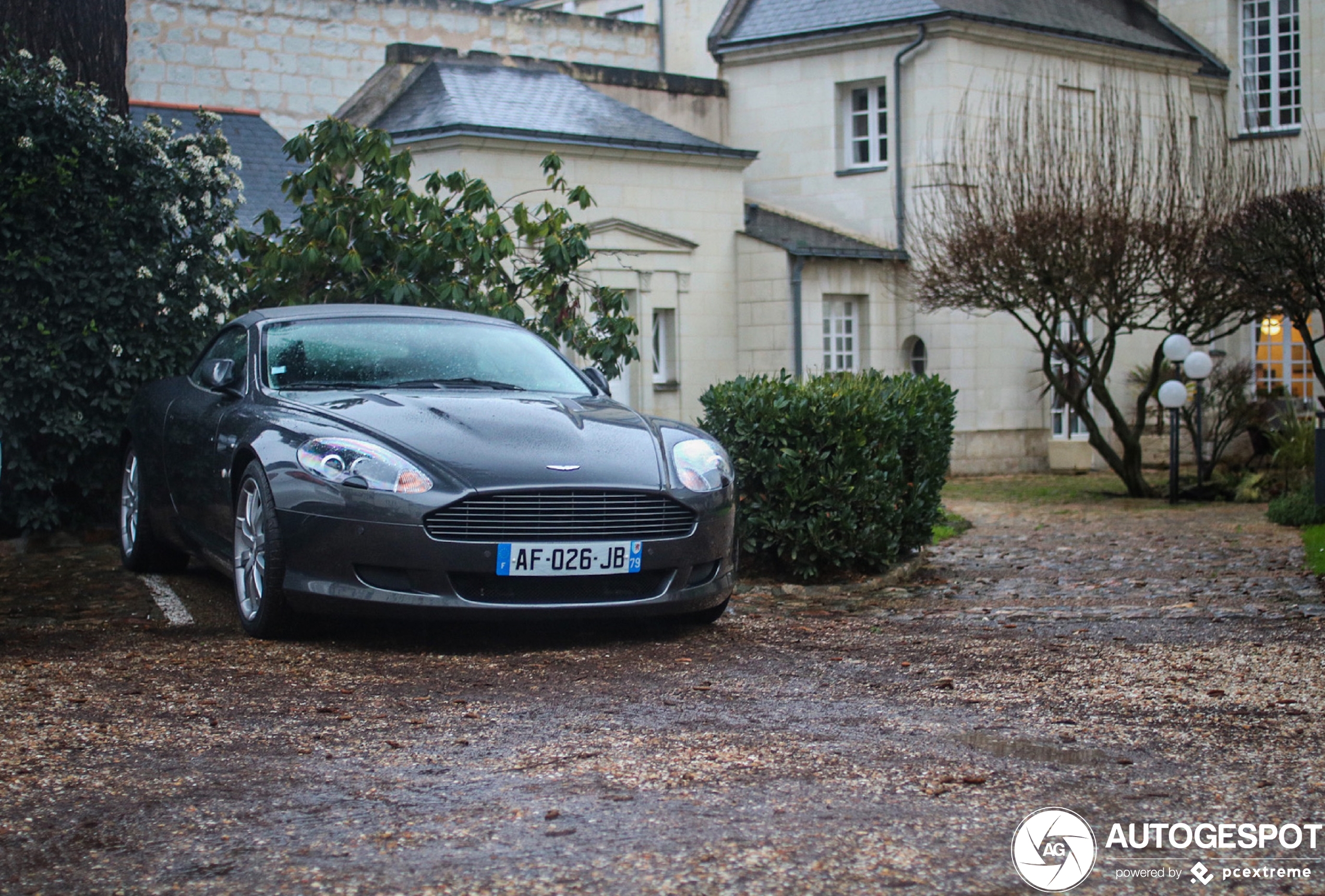 Aston Martin DB9 Volante