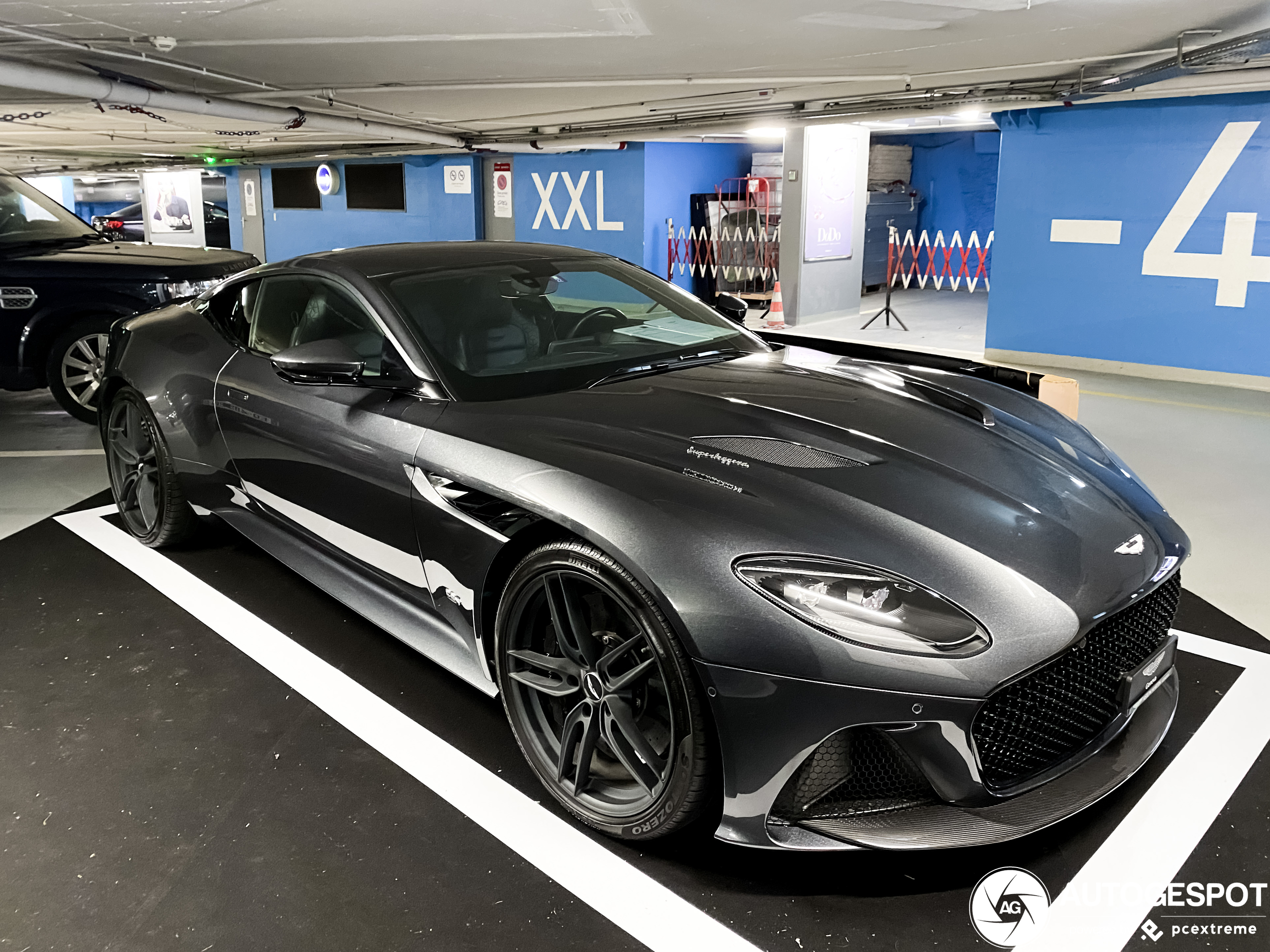 Aston Martin DBS Superleggera