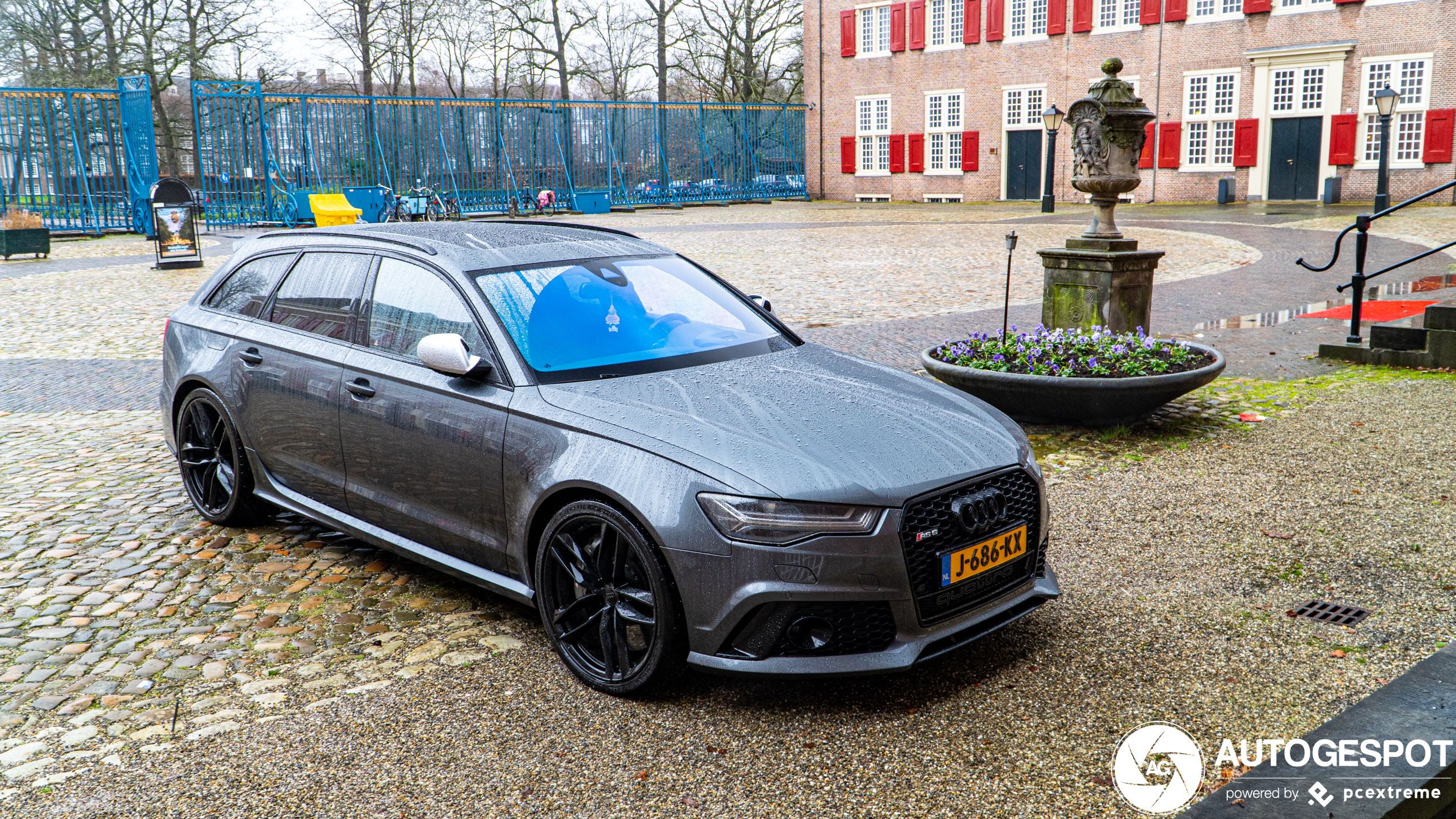 Audi RS6 Avant C7 2015