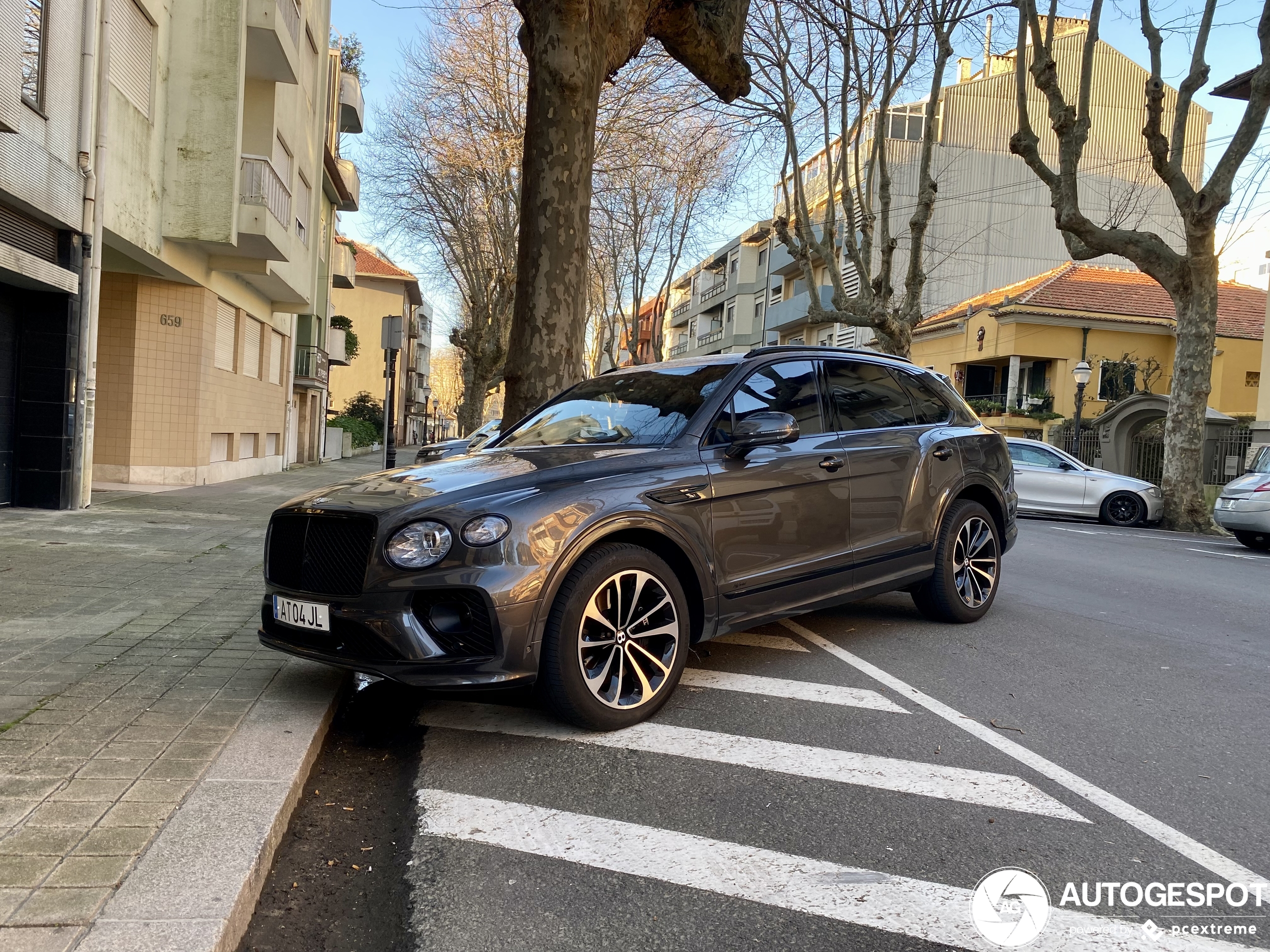 Bentley Bentayga Hybrid 2021