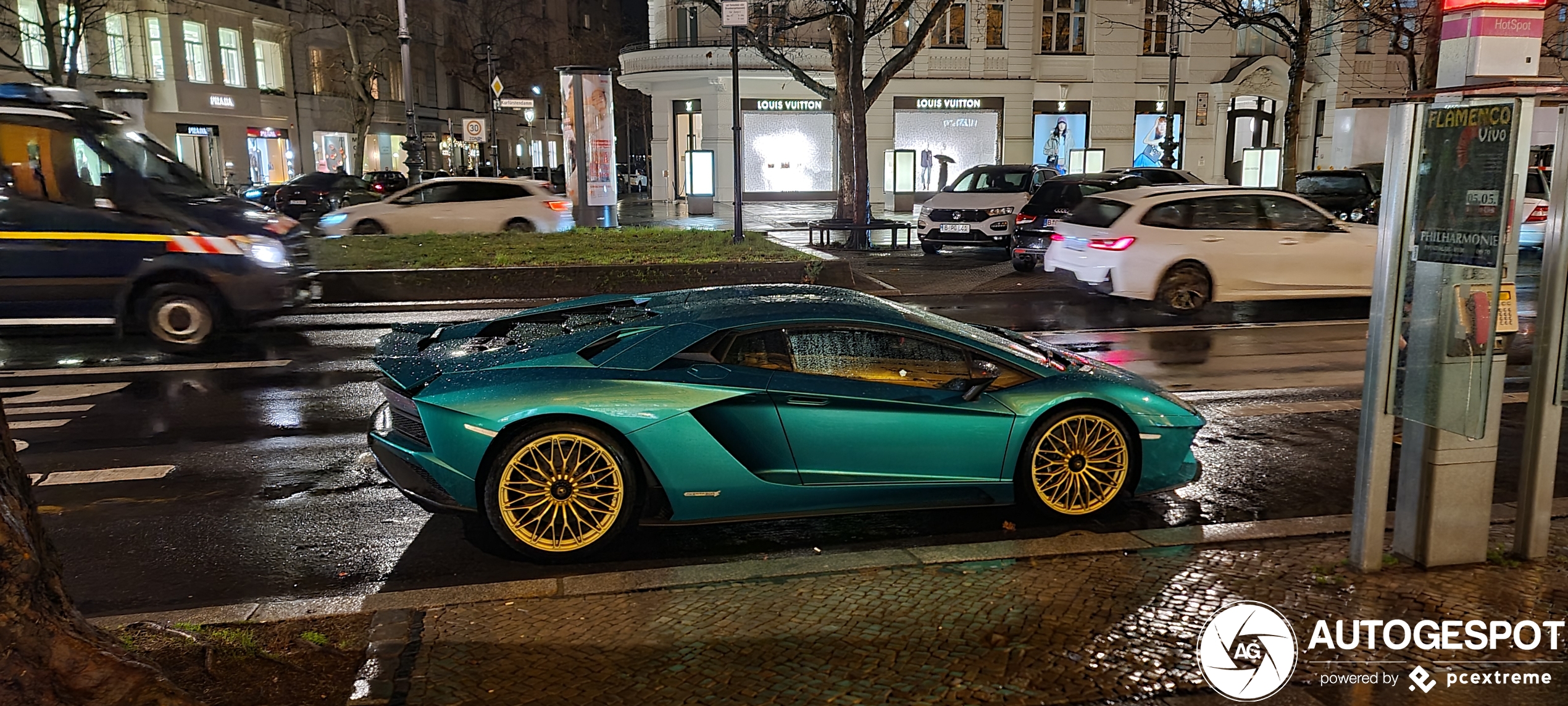 Lamborghini Aventador S LP740-4