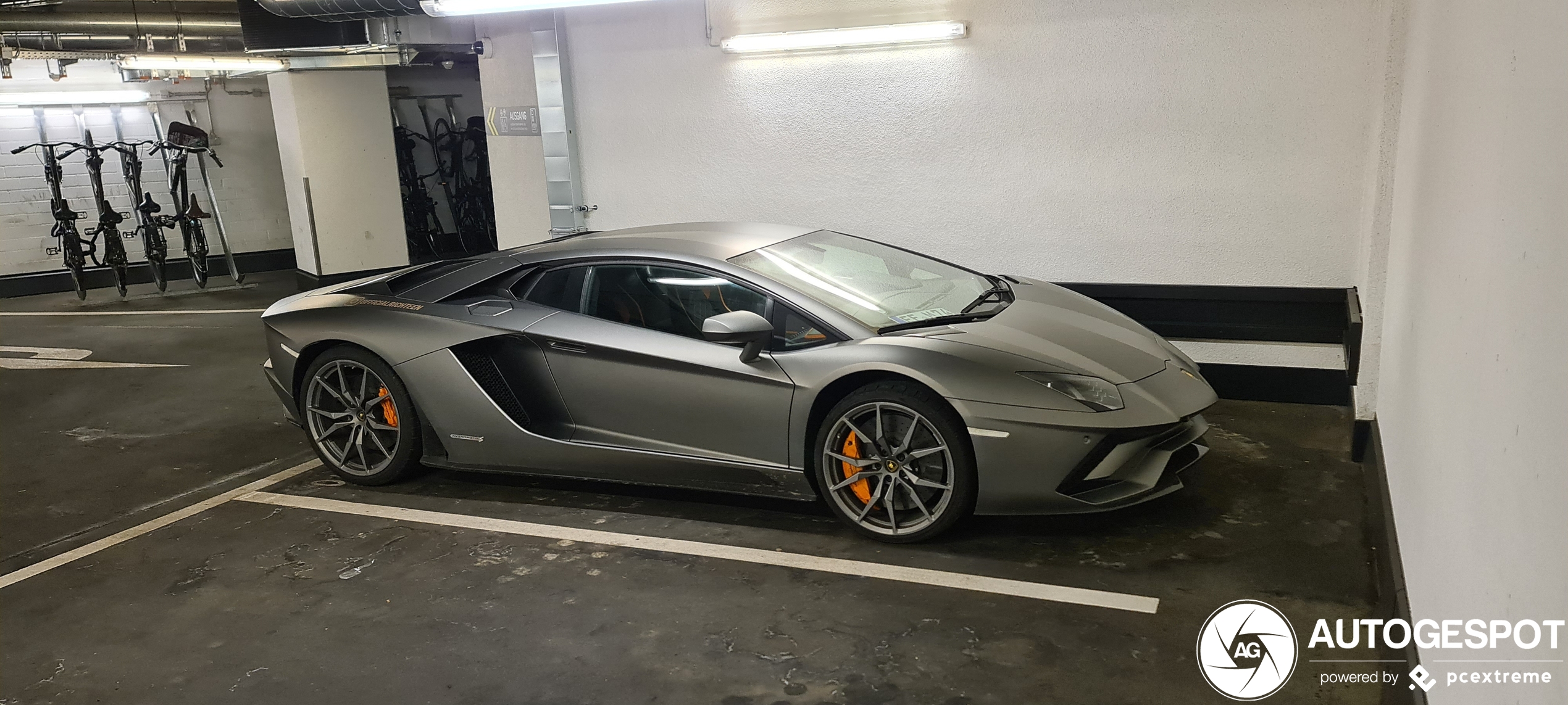 Lamborghini Aventador S LP740-4