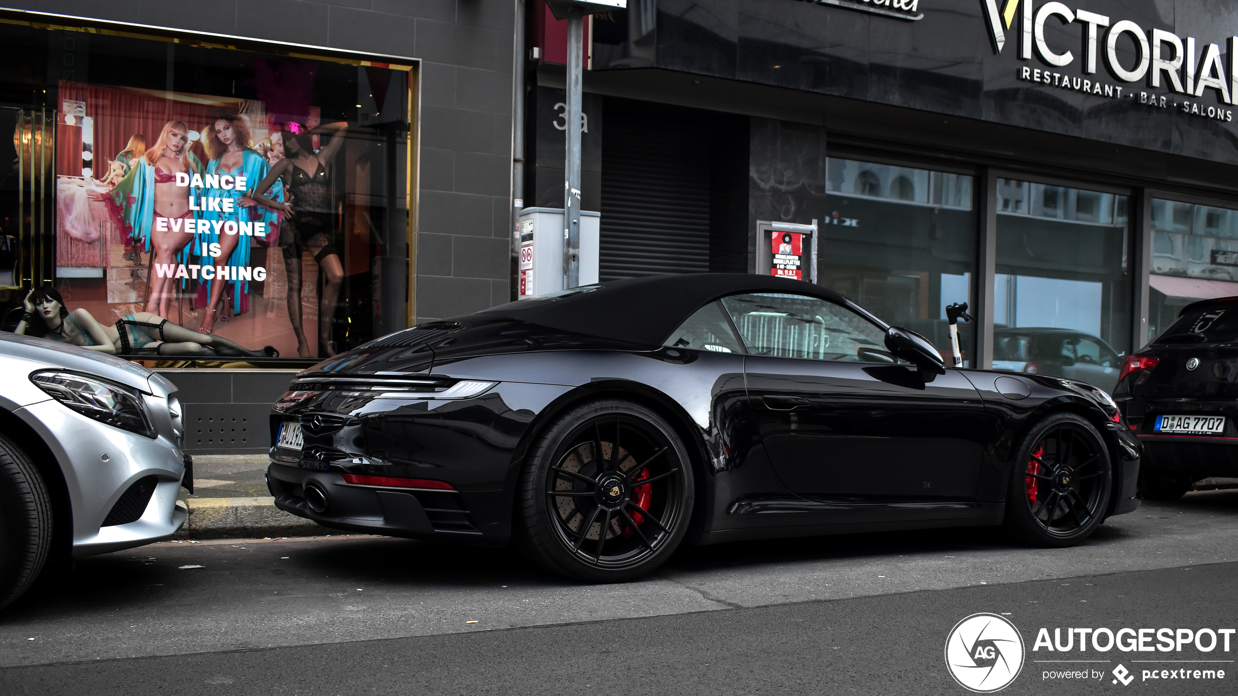 Porsche 992 Carrera 4 GTS Cabriolet