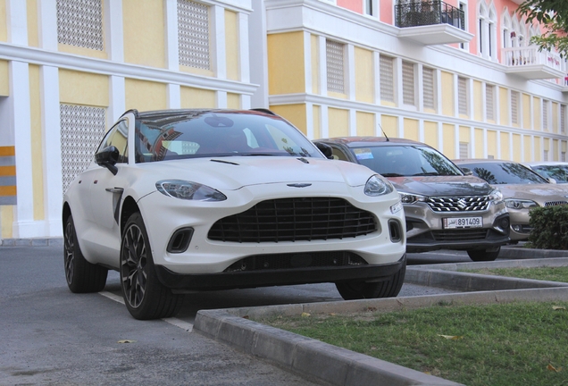 Aston Martin DBX