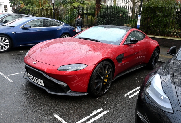 Aston Martin V8 Vantage 2018