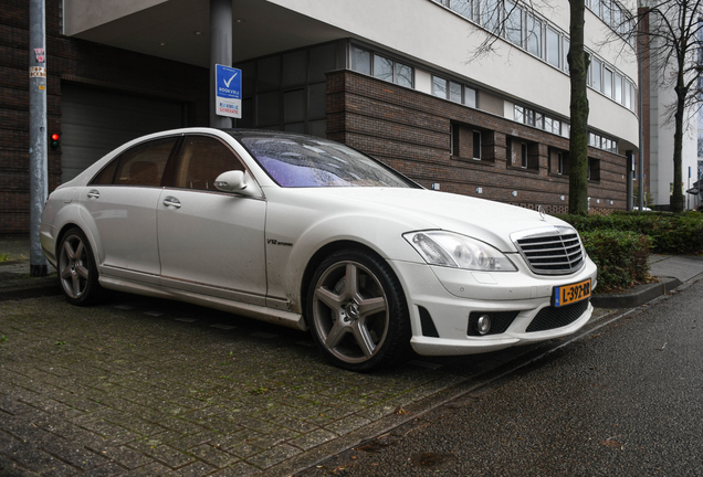 Mercedes-Benz S 65 AMG V221