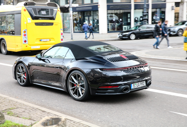 Porsche 992 Carrera 4S Cabriolet