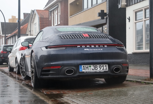 Porsche 992 Carrera 4S Cabriolet